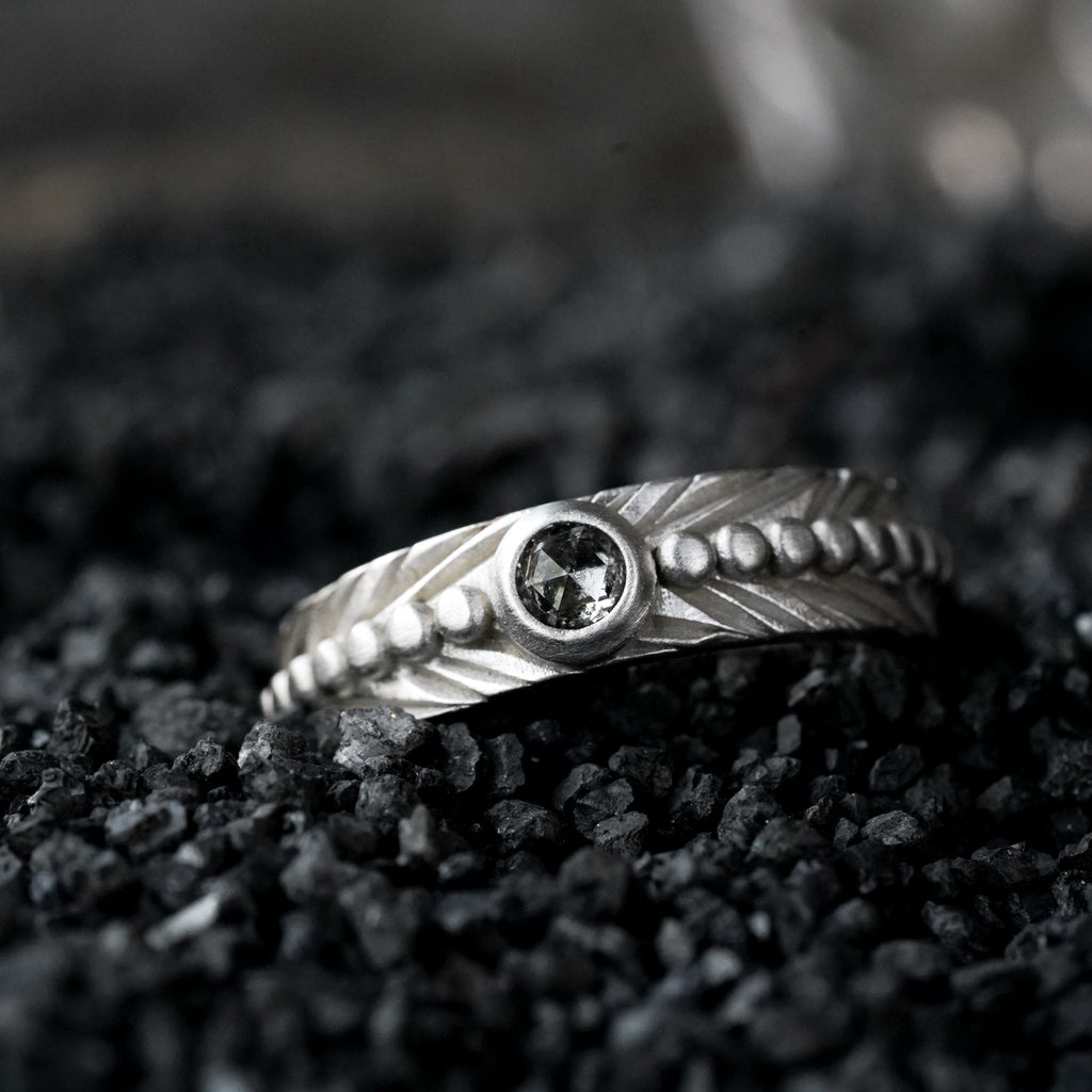 salt and pepper rosecut bezel set diamond set in a boho feather wedding band